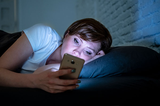 phone-at-night